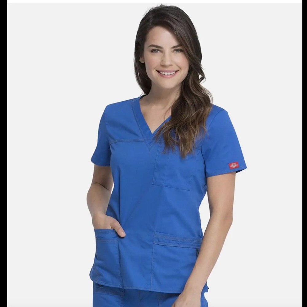 Brand New NWT Dickies Women’s GenFlex Junior Fit V Neck Scrub Shirt Blue 5XL